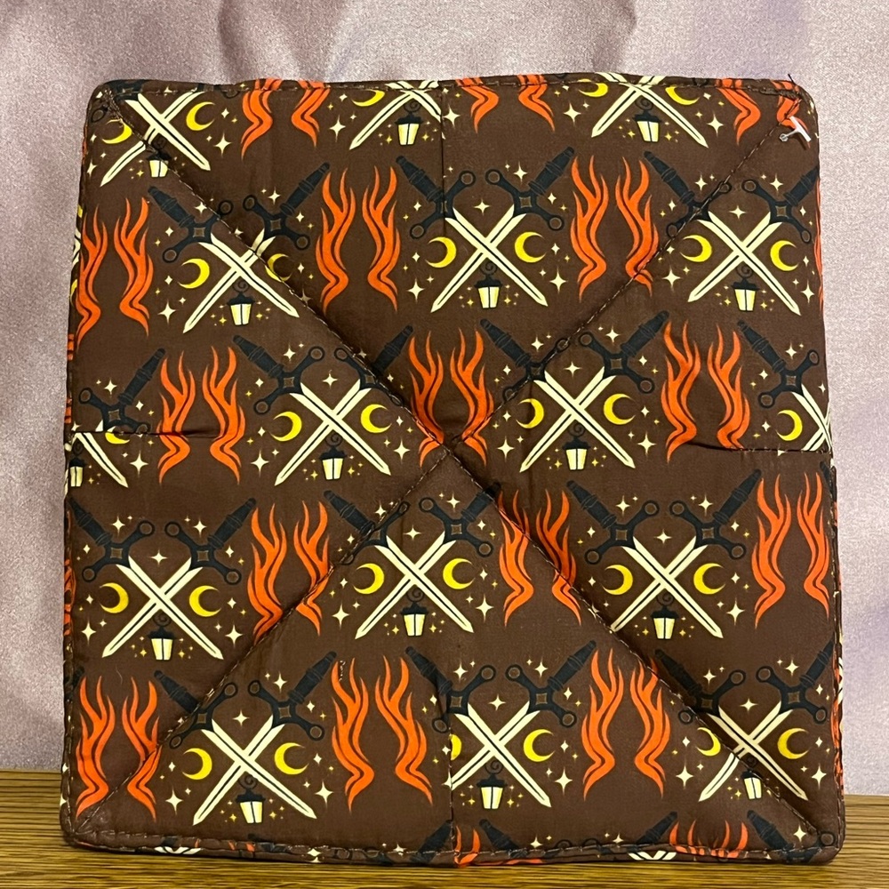 Fairyloot The Dagger and the Flame Cozy NWT